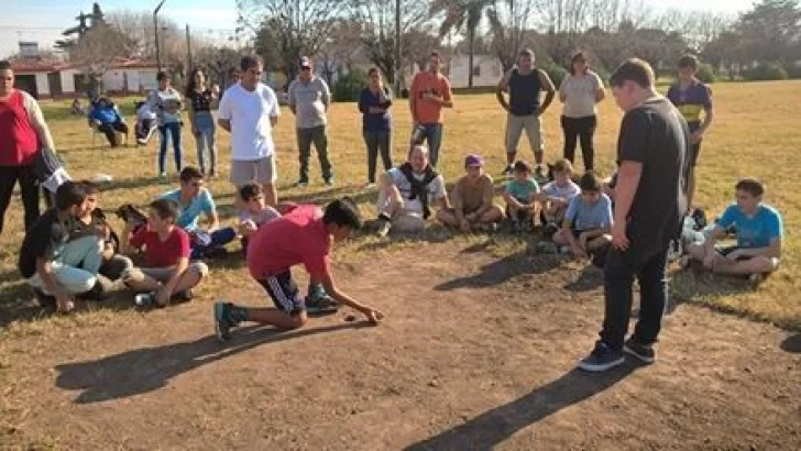 Abrió el torneo de bolitas a puro juego entre grandes y chicos