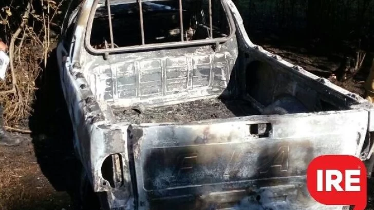 Extraño: Incendiaron en Oliveros una camioneta robada en Rosario
