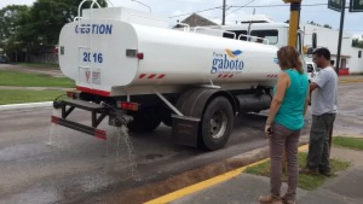 Puerto Gaboto recibió un camión regador