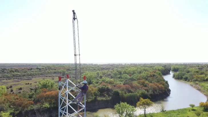 Nación implementó 5 faros para detectar incendio en las islas y uno está en Gaboto