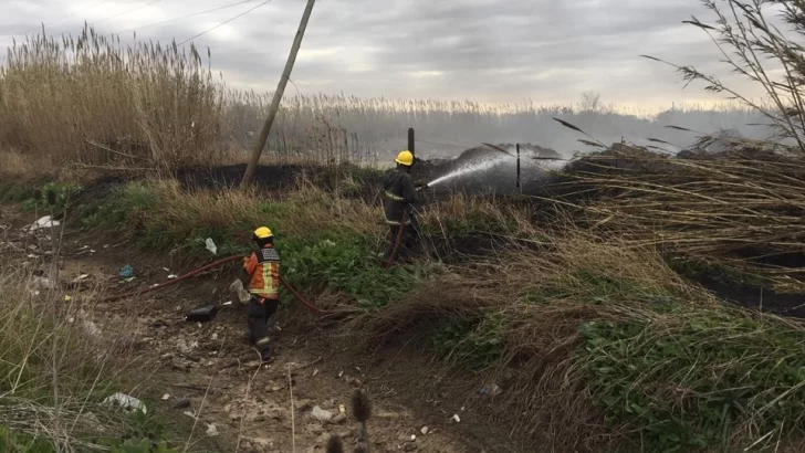 Bomberos debieron sofocar el incendio del basural de Serodino