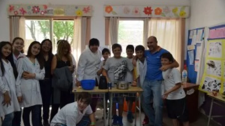 Feria de ciencias en la escuela nº 217 de Timbúes.