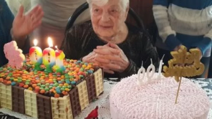 María Clara cumple 100 años. ¿El secreto? Portarse bien, dice