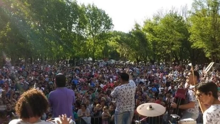 Día del Aceitero: Celebración multitudinaria con bandas en vivo