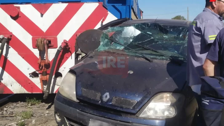 Un tren embistió a un auto en Pueblo Andino: Dos mujeres heridas