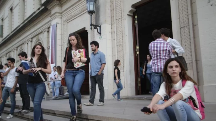 Mañana último día para anotarse a las Becas UNL