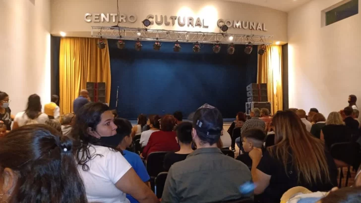 Timbúes inauguró ante 300 personas el Centro Cultural Comunal