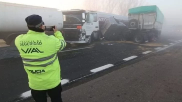 Corte total en la autopista por accidente múltiple que dejó heridos