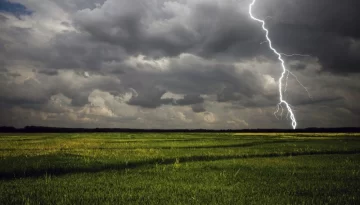 Avanza un frente de tormenta hacia la región con actividad eléctrica y viento