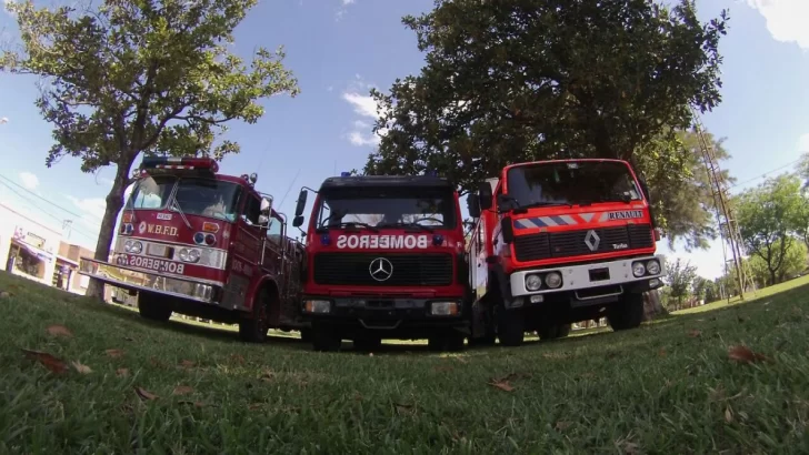 Bomberos de Oliveros lanzaron su bono contribución con importantes premios