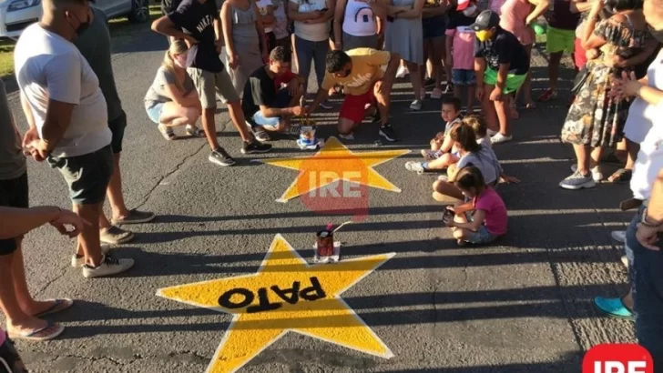 Dos estrellas amarillas: Familiares y amigos homenajearon a Pato y Sofi