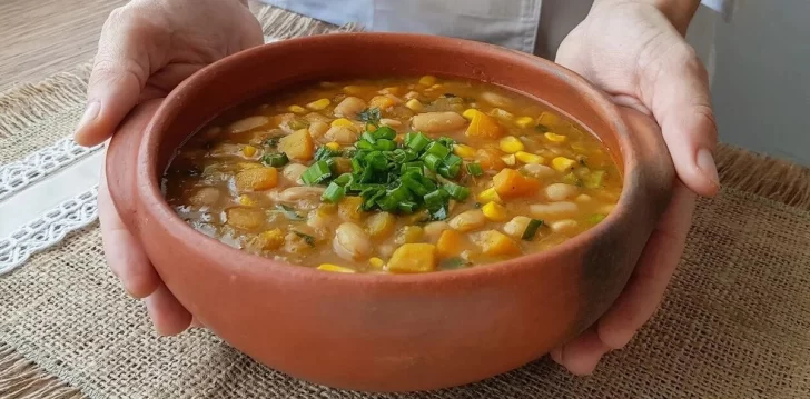 Para celebrar el 9 de julio, vuelve el tradicional locro de la escuela primaria 286