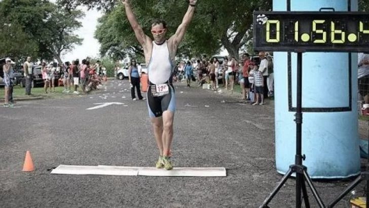 Marcelo Arichuluaga ganó el Triatlón de La Setubal en Santa Fe