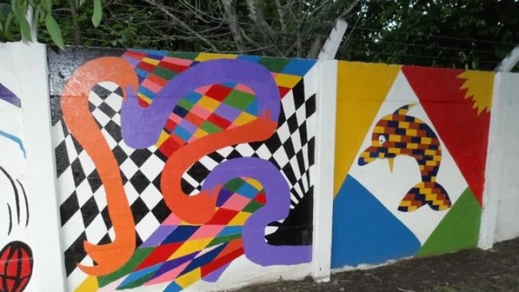 Alumnos pintaron un mural de “Miradas” en su escuela