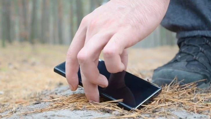 Perdió un celular con recuerdos de su padre y apela a la solidaridad para recuperarlo