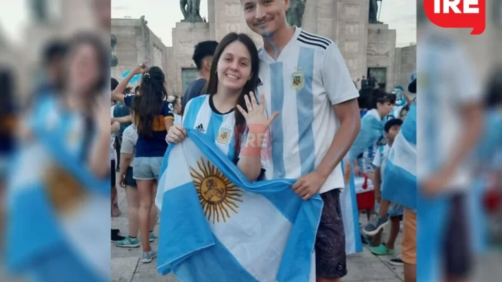 ¡Vivan los novios! Es de Timbúes y su novio la sorprendió en medio de los festejos de Argentina