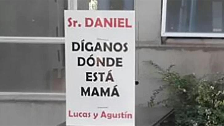 Perassi colgó cartel en tribunales: “Díganos dónde está mamá”