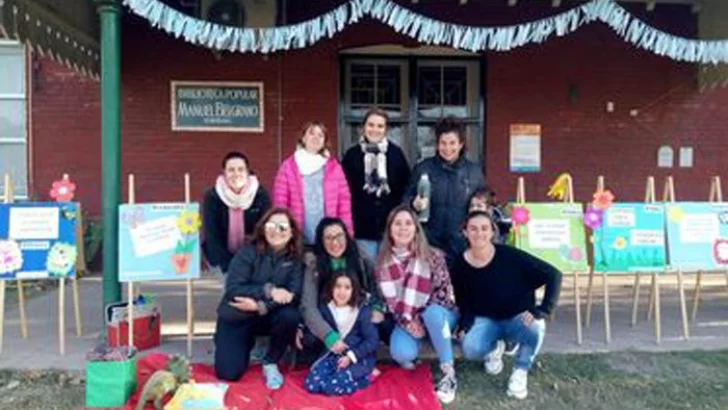 Docentes y mamás del Jardín 248 hicieron una jornada de lectura por el Día del Libro