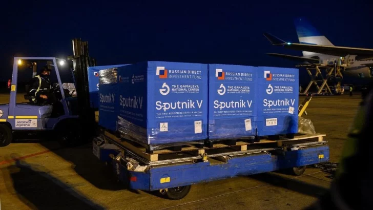 Llegaron al país 500 mil dosis de Sputnik V contra el coronavirus
