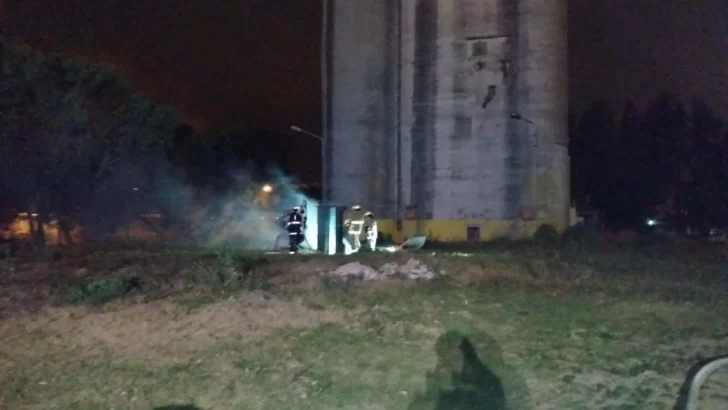 Se incendió un silo en desuso en el centro de Timbúes