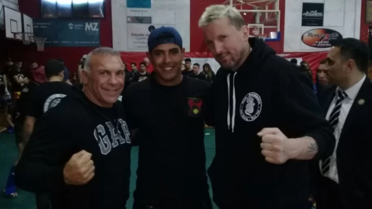 Luchadores regionales clasificaron al mundial de kick boxing k1