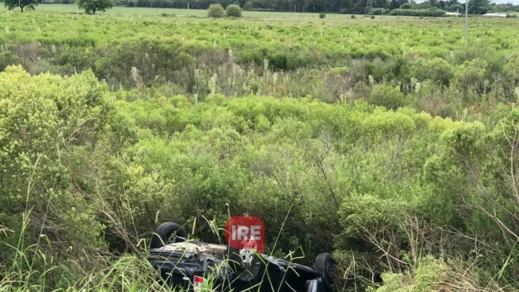 Misterio en la autopista: El auto sería de un prefecto de Buenos Aires