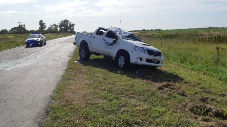 Un vecino de Serodino volcó con su camioneta en Barrancas