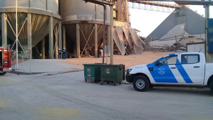Urgente: Se derrumbó un silo en Bunge y dos operarios quedaron atrapados