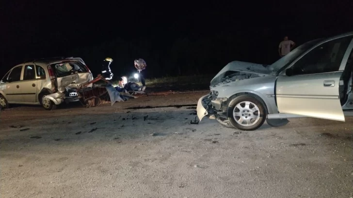 Fuerte accidente en autopista entre dos camiones y dos autos: 7 heridos