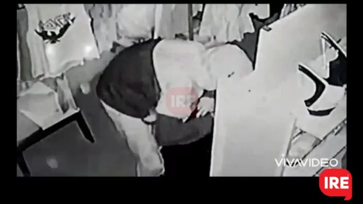 Delincuentes desvalijaron una tienda en Andino tras violentar la puerta del local