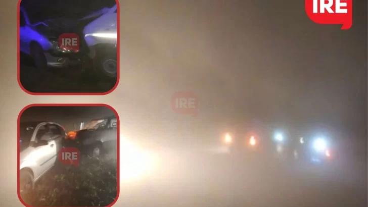 Niebla y humo: Seis vehículos chocaron en la 95 y tres vecinos sufrieron lesiones