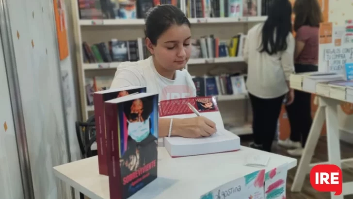 Agos presentó su libro y firmó autógrafos en la Feria del Libro: “Es muy emocionante”
