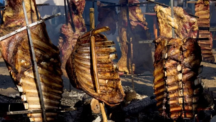 Fuego y tradición en Gaboto: Se viene el primer concurso de asadores a la estaca