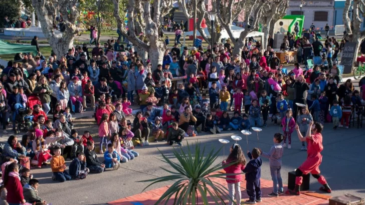 Color, juegos y entretenimiento: Más de 6 mil vecinos disfrutaron el “modo vacaciones” de Timbúes