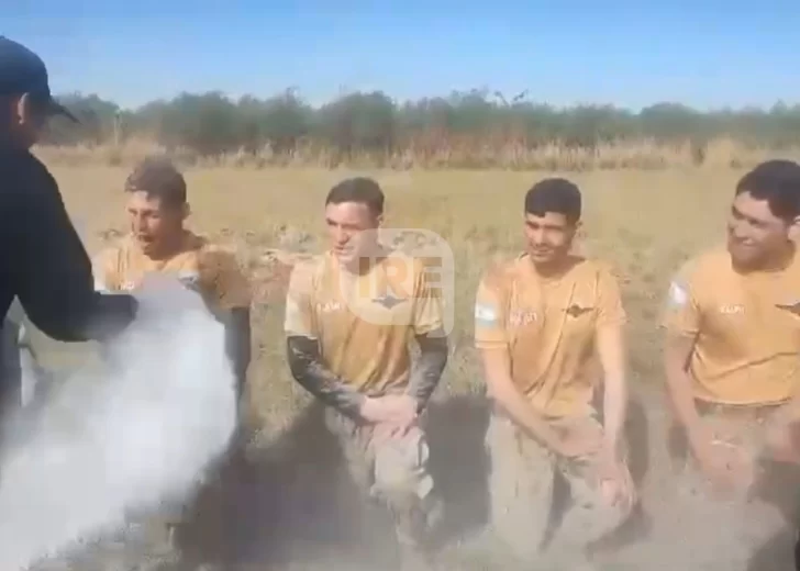 Polémica en el Ejército Argentino: 35 soldados fueron rociados con cal viva en un rito de iniciación
