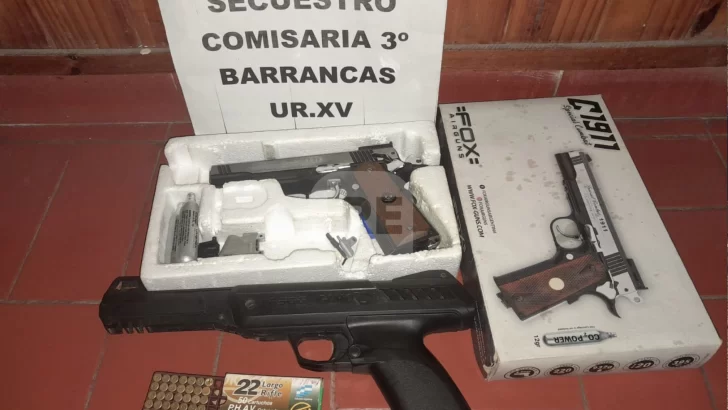 Dos adolescentes de Barrancas amenazaron a otro y secuestraron dos réplicas de armas en una casa