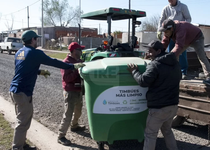 Timbúes más limpio: El gobierno distribuyó nuevos contenedores en los barrios