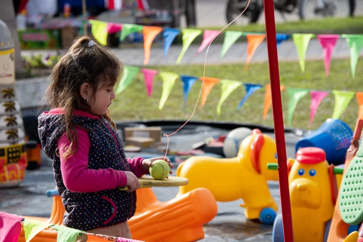 Hoy vuelve la feria de artesanos y emprendedores a Plaza del Carmen