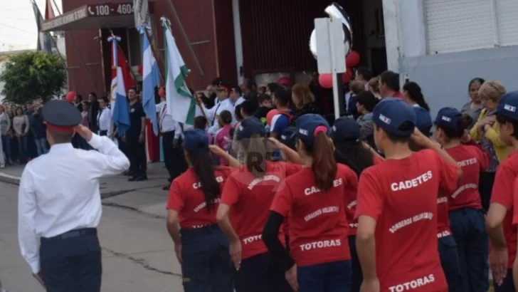 La escuela de Cadetes y Bomberos Voluntarios de Totoras invitan a un Té Bingo a beneficio