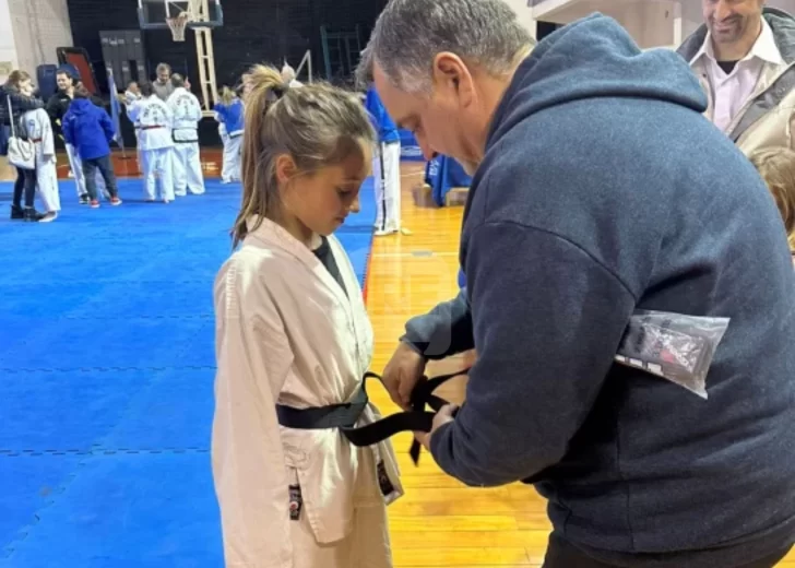 Emilia es de Monje y alcanzó el cinturón negro de Taekwon-Do con apenas 11 años