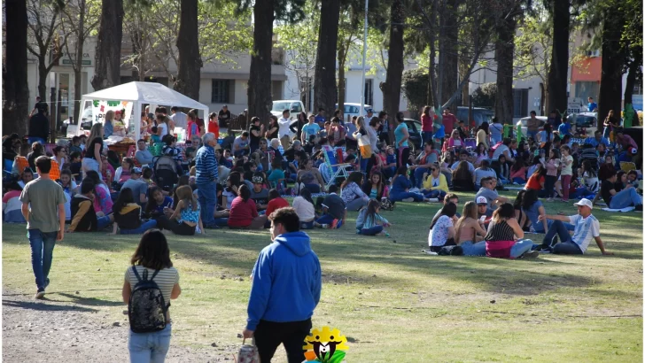 Barrancas celebrará la primavera y a los estudiantes en el ferro con música en vivo