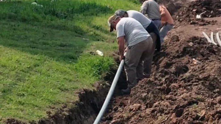 Barrancas comenzó el recambio de cañerías de agua para mejorar el servicio