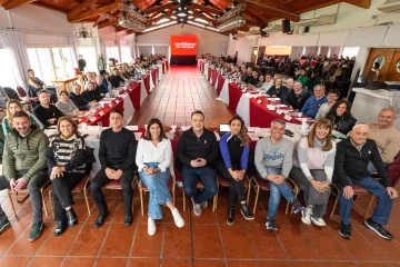 El consejo socialista se reunió en Oliveros e impulsan la reforma constitucional