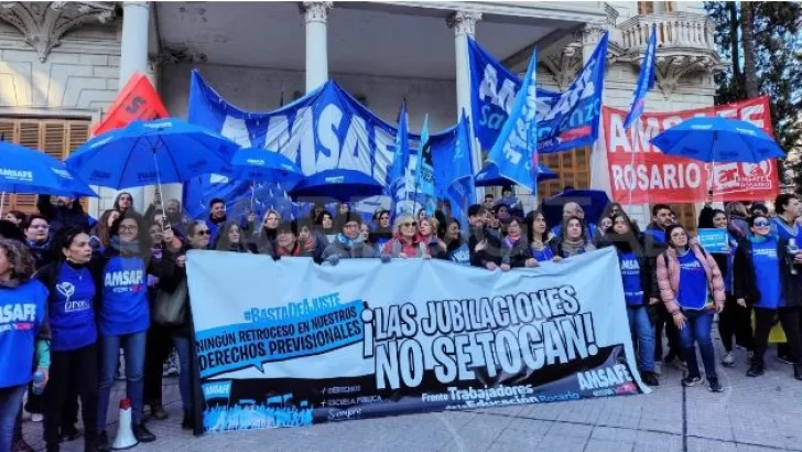 Trabajadores estatales de Santa Fe anunciaron un paro y movilización en rechazo a la reforma previsional