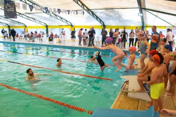 Todos al agua: Timbúes fue sede de un mega encuentro de natación con más de 300 inscriptos