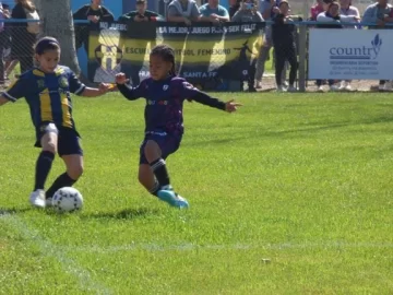 Tiene 9 años, juega en Central, goleó y salió campeona de la Copa Plata: “Quiero llegar a la AFA”