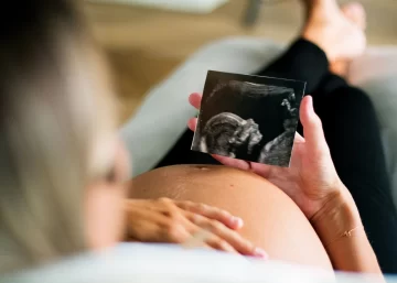 En un fallo inédito un padre deberá pagar alimentos antes del nacimiento de su hijo