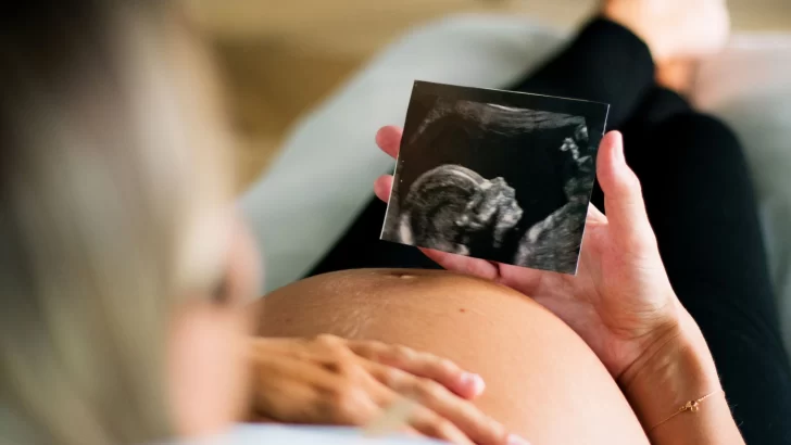 En un fallo inédito un padre deberá pagar alimentos antes del nacimiento de su hijo