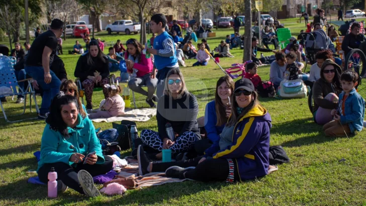 Serodino festeja la primavera en el playón con un picnic, Dj y el show de Chino y Luka