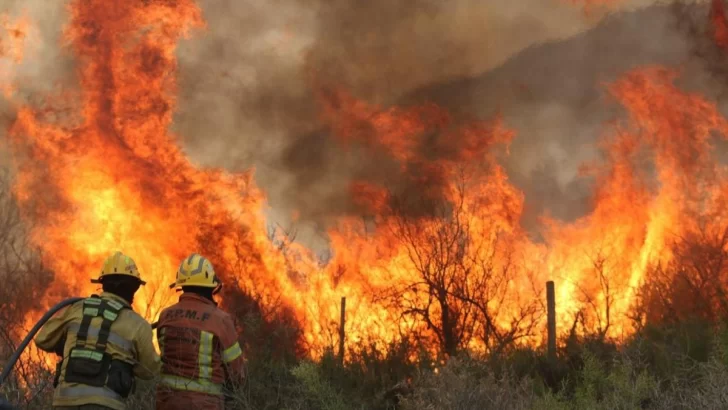 Javier Milei llega a Córdoba en medio de la emergencia por los incendios forestales